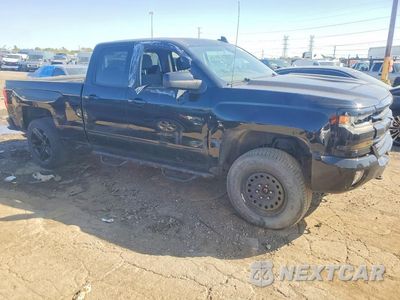 Czwarte zdjęcie samochodu z boku: 2017 CHEVROLET SILVERADO K1500 LT VIN:1GCVKREC5HZ148952 - miniatura