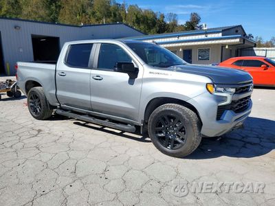 Czwarte zdjęcie samochodu z boku: 2026 CHEVROLET 1500 SILVERADO VIN:1GCPKWEK0TZ229557 - miniatura