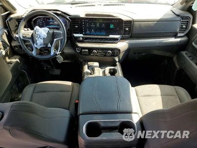 Zdjęcie 8 z 12 samochodu: 2024 CHEVROLET SILVERADO K1500 LT TRAIL BOSS VIN:3GCUDFED9RG344679 - miniatura