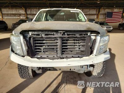Piąte zdjęcie samochodu w środku: 2017 NISSAN TITAN S VIN:1N6AA1EK0HN517201 - miniatura