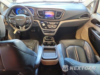 Zdjęcie 8 z 13 samochodu: 2017 CHRYSLER PACIFICA TOURING L VIN:2C4RC1BGXHR583841 - miniatura