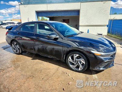 Czwarte zdjęcie samochodu z boku: 2025 HYUNDAI ELANTRA HYBRID SEL SPORT VIN:KMHLM4DJ9SU160963 - miniatura