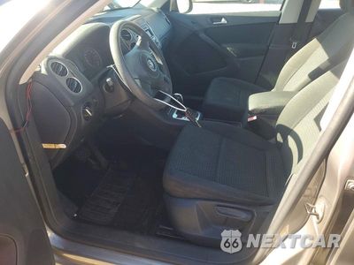 Zdjęcie 7 z 12 samochodu: 2011 VOLKSWAGEN TIGUAN S VIN:WVGAV7AX7BW521710 - miniatura