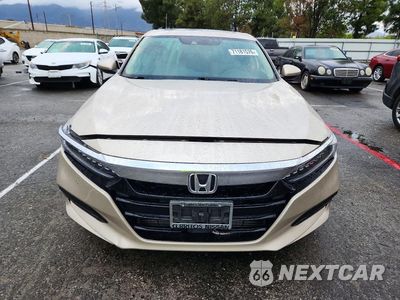 Piąte zdjęcie samochodu w środku: 2018 HONDA ACCORD TOURING VIN:1HGCV1F90JA003052 - miniatura