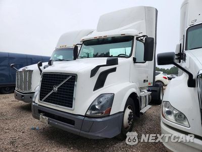 2018 VOLVO VNL SEMI TRUCK 4V4N39TG2JN892769 - główne zdjęcie licytacji z USA - miniatura