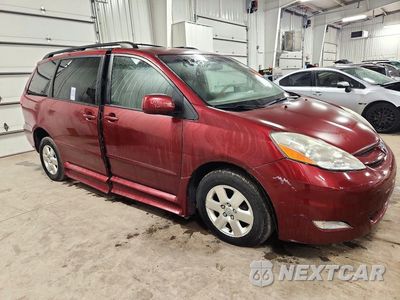 Czwarte zdjęcie samochodu z boku: 2007 TOYOTA SIENNA XLE 7-PASSENGER VIN:5TDZK22CX7S082055 - miniatura