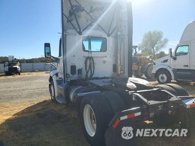 Drugie zdjęcie samochodu z przodu: 2017 PETERBILT 579 SEMI TRUCK VIN:1XPBA48X9HD428795 - miniatura