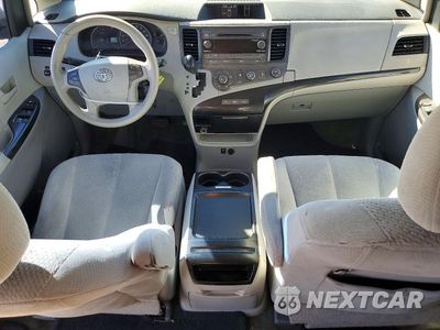 Zdjęcie 8 z 13 samochodu: 2011 TOYOTA SIENNA LE VIN:5TDKK3DC4BS134972 - miniatura