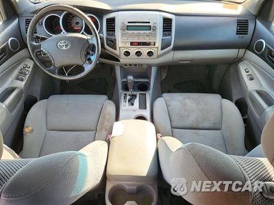 Zdjęcie 8 z 12 samochodu: 2011 TOYOTA TACOMA V6 VIN:3TMLU4EN4BM059968 - miniatura