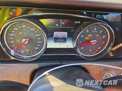 Zdjęcie 9 z 12 samochodu: 2018 MERCEDES-BENZ E 300 4MATIC VIN:WDDZF4KB8JA354815 - miniatura