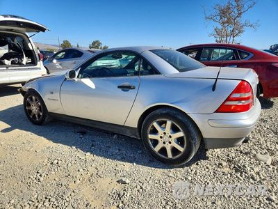 Drugie zdjęcie samochodu z przodu: 1999 MERCEDES-BENZ SLK 230 KOMPRESSOR VIN:WDBKK47F4XF094426 - miniatura