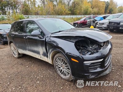 Czwarte zdjęcie samochodu z boku: 2017 PORSCHE CAYENNE VIN:WP1AA2A23HKA86612 - miniatura