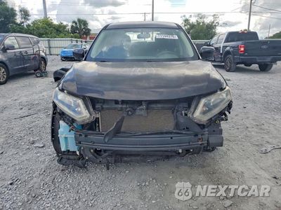 Piąte zdjęcie samochodu w środku: 2016 NISSAN ROGUE S VIN:JN8AT2MT3GW025711 - miniatura