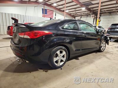 Trzecie zdjęcie samochodu z tyłu: 2013 HYUNDAI ELANTRA COUPE GS VIN:KMHDH6AE1DU023370 - miniatura