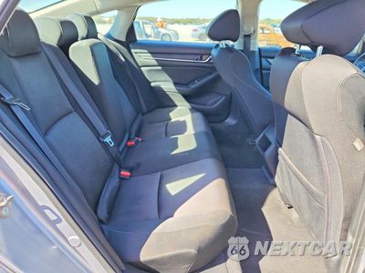 Zdjęcie 10 z 12 samochodu: 2018 HONDA ACCORD LX VIN:1HGCV1F18JA139990 - miniatura