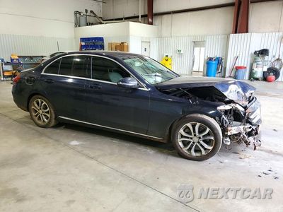 Czwarte zdjęcie samochodu z boku: 2016 MERCEDES-BENZ C 300 VIN:55SWF4JB7GU098194 - miniatura
