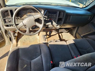 Zdjęcie 8 z 12 samochodu: 2005 CHEVROLET SILVERADO K1500 VIN:2GCEK19B651173575 - miniatura