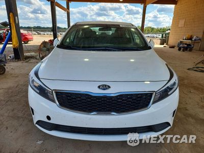Piąte zdjęcie samochodu w środku: 2018 KIA FORTE LX VIN:3KPFK4A7XJE234338 - miniatura