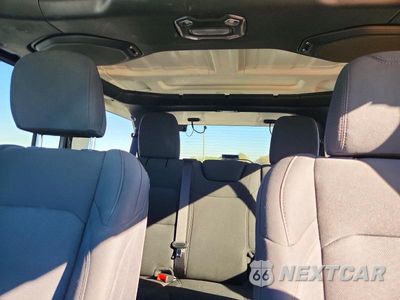 Zdjęcie 10 z 13 samochodu: 2021 JEEP WRANGLER UNLIMITED SPORT VIN:1C4HJXDN0MW816336 - miniatura