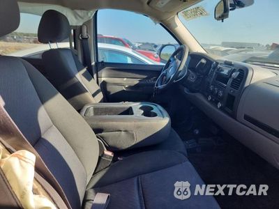 Zdjęcie 10 z 13 samochodu: 2011 CHEVROLET SILVERADO K1500 LS VIN:3GCPKREA4BG219475 - miniatura