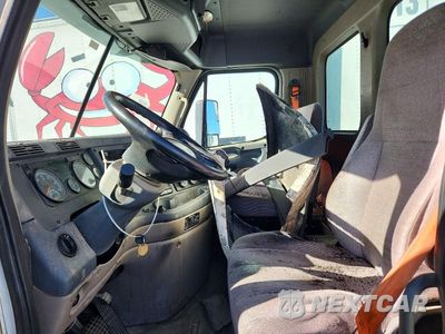 Zdjęcie 7 z 13 samochodu: 2018 FREIGHTLINER CASCADIA 125 SEMI TRUCK VIN:1FUJGEDR2JLJW9306 - miniatura