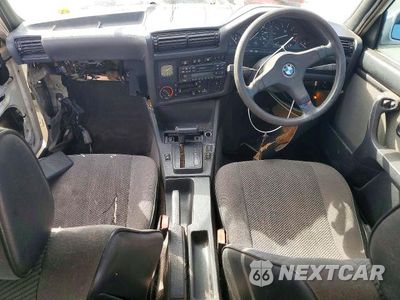 Zdjęcie 8 z 14 samochodu: 1998 BMW 320 I VIN:WBAAH620903819050 - miniatura