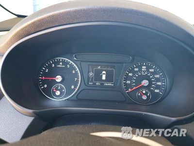 Zdjęcie 9 z 12 samochodu: 2016 KIA SORENTO LX VIN:5XYPG4A32GG000565 - miniatura