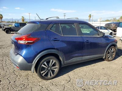 Trzecie zdjęcie samochodu z tyłu: 2018 NISSAN KICKS SV VIN:3N1CP5CUXJL530763 - miniatura