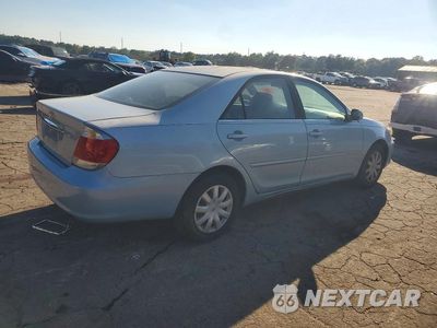 Trzecie zdjęcie samochodu z tyłu: 2005 TOYOTA CAMRY LE VIN:4T1BE32K15U969344 - miniatura