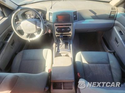Zdjęcie 8 z 13 samochodu: 2007 JEEP GRAND CHEROKEE LAREDO VIN:1J8GS48K07C597755 - miniatura