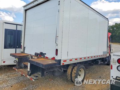 Trzecie zdjęcie samochodu z tyłu: 2021 CHEVROLET 4500 BOX TRUCK VIN:54DCDJ1D6MS207703 - miniatura