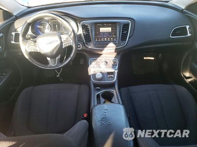 Zdjęcie 8 z 12 samochodu: 2015 CHRYSLER 200 LIMITED VIN:1C3CCCAB5FN661934 - miniatura