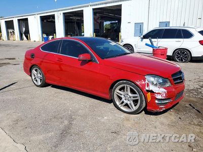 Czwarte zdjęcie samochodu z boku: 2014 MERCEDES-BENZ C 250 VIN:WDDGJ4HB9EG194704 - miniatura