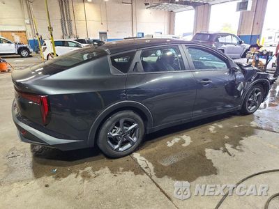Trzecie zdjęcie samochodu z tyłu: 2025 KIA K4 LXS VIN:3KPFT4DE2SE086694 - miniatura