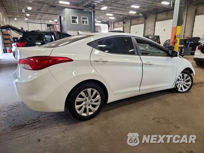 Trzecie zdjęcie samochodu z tyłu: 2013 HYUNDAI ELANTRA GLS VIN:5NPDH4AE2DH163656 - miniatura