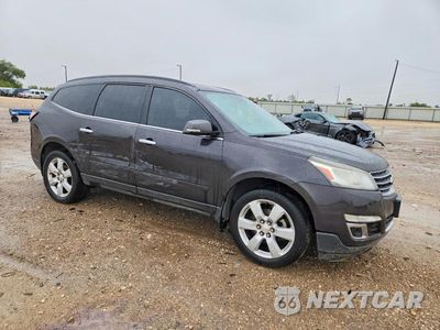 Czwarte zdjęcie samochodu z boku: 2017 CHEVROLET TRAVERSE LT VIN:1GNKVGKD8HJ191229 - miniatura