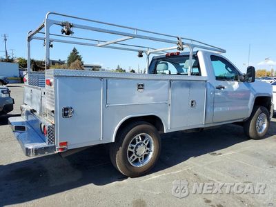 Trzecie zdjęcie samochodu z tyłu: 2018 CHEVROLET SILVERADO C2500 HEAVY DUTY VIN:1GB0CUEG9JZ281012 - miniatura