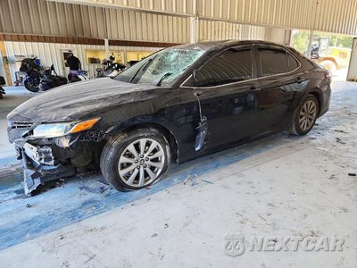 2020 TOYOTA CAMRY LE 4T1C11AK8LU366300 - główne zdjęcie licytacji z USA - miniatura