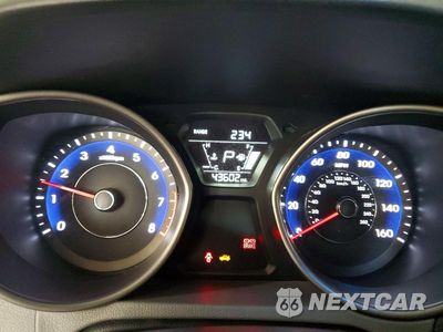 Zdjęcie 9 z 12 samochodu: 2016 HYUNDAI ELANTRA SE VIN:5NPDH4AE8GH664832 - miniatura