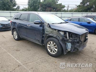 Czwarte zdjęcie samochodu z boku: 2016 KIA SORENTO LX VIN:5XYPG4A30GG102901 - miniatura