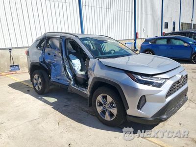 Czwarte zdjęcie samochodu z boku: 2025 TOYOTA RAV4 XLE VIN:2T3P1RFV8SW617437 - miniatura