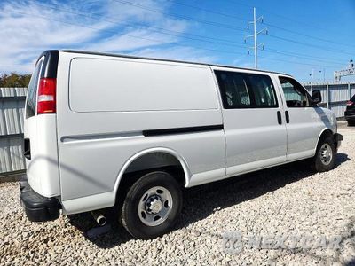 Trzecie zdjęcie samochodu z tyłu: 2025 CHEVROLET EXPRESS G2500 VIN:1GCWGBF75S1181101 - miniatura