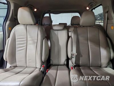 Zdjęcie 10 z 14 samochodu: 2013 TOYOTA SIENNA XLE 8-PASSENGER VIN:5TDYK3DCXDS387484 - miniatura