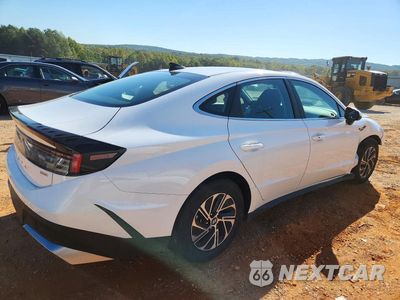 Trzecie zdjęcie samochodu z tyłu: 2026 HYUNDAI SONATA HYBRID BLUE VIN:KMHL24JJ7TA168962 - miniatura