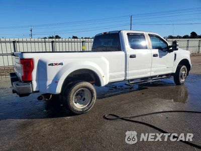 Trzecie zdjęcie samochodu z tyłu: 2019 FORD F350 SUPER DUTY VIN:1FT8W3DT4KEG50348 - miniatura