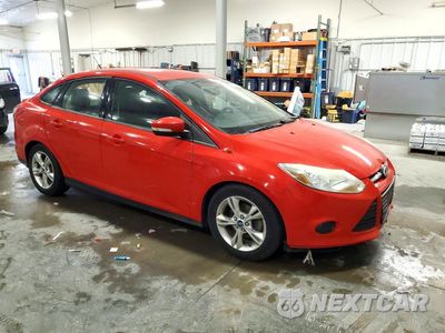 Czwarte zdjęcie samochodu z boku: 2014 FORD FOCUS SE VIN:1FADP3F23EL227461 - miniatura