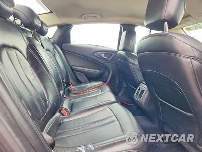 Zdjęcie 10 z 12 samochodu: 2015 CHRYSLER 200 C VIN:1C3CCCCBXFN584958 - miniatura