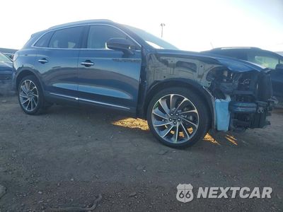 Czwarte zdjęcie samochodu z boku: 2019 LINCOLN NAUTILUS RESERVE VIN:2LMPJ8LP2KBL63307 - miniatura