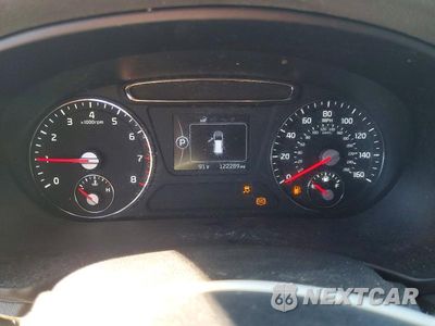 Zdjęcie 9 z 13 samochodu: 2016 KIA SORENTO LX VIN:5XYPGDA30GG159244 - miniatura