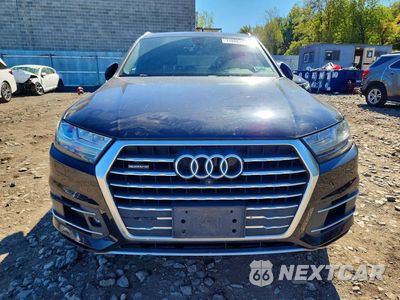 Piąte zdjęcie samochodu w środku: 2018 AUDI Q7 PREMIUM PLUS VIN:WA1LHAF7XJD006537 - miniatura